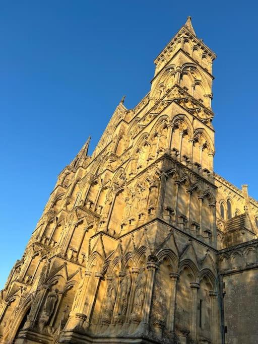 New Studio Apartment - Minutes Walk To Cathedral Salisbury Exterior photo