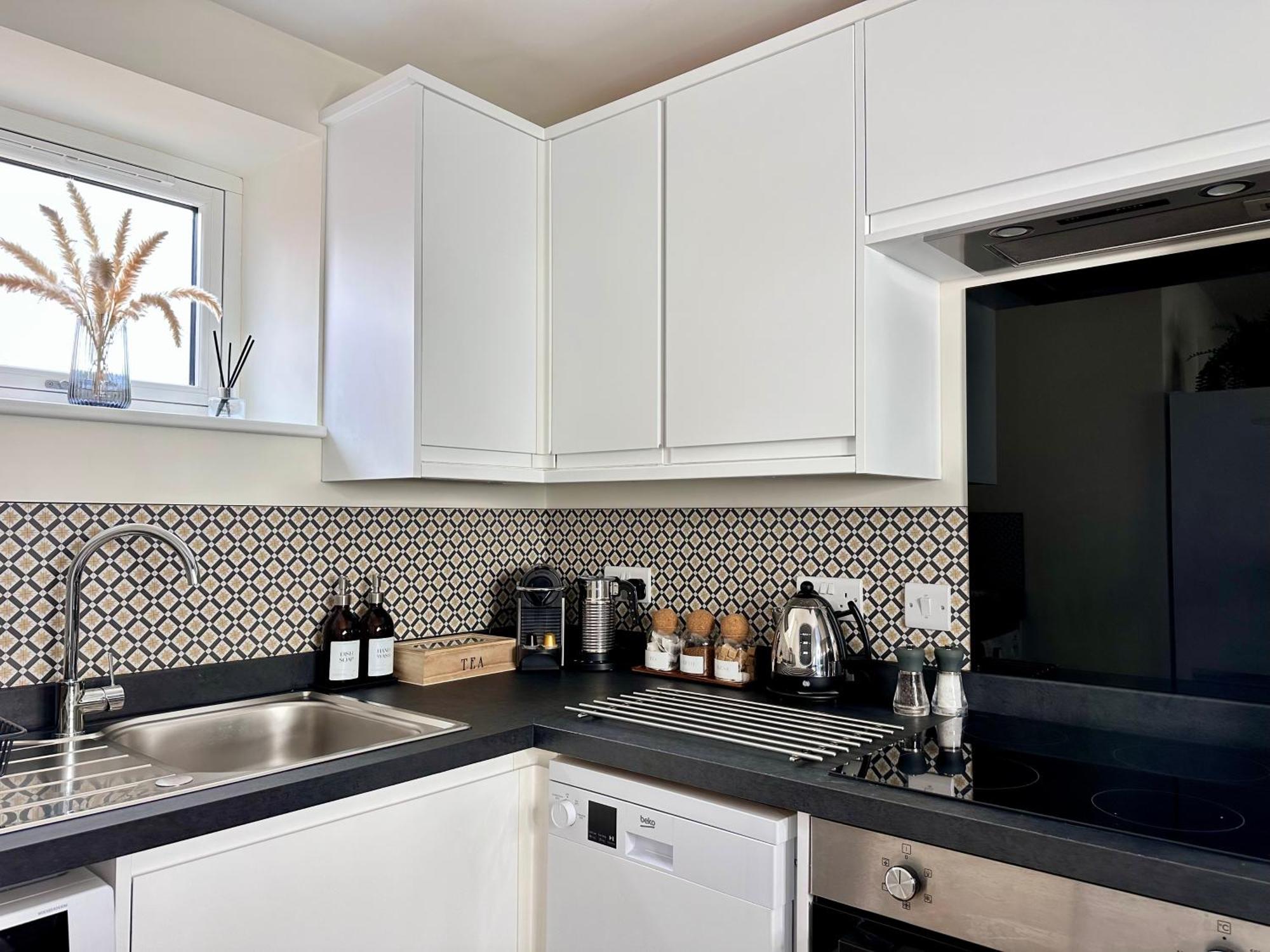 New Studio Apartment - Minutes Walk To Cathedral Salisbury Exterior photo